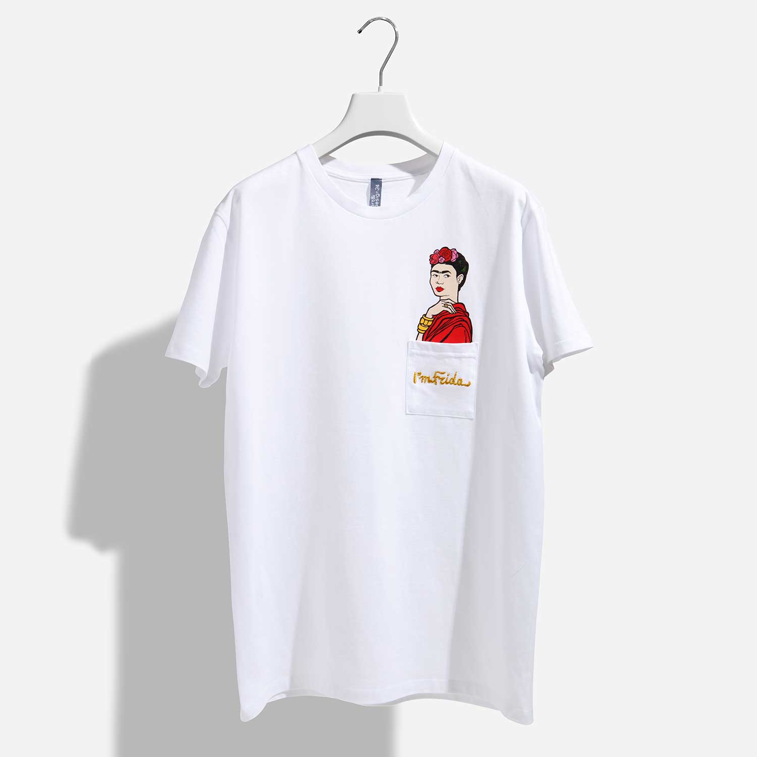 T-shirt-I-am-Frida-con-taschino-ricamato-8055773130395-04